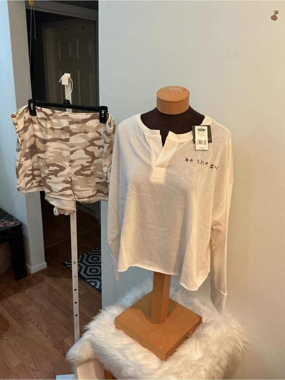 Grayson Threads Camo Print bottoms Lounge Pajama Set 1X Ivory Top 2 Piece - Picture 2 of 13